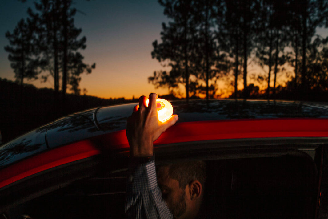 Cómo usar la luz de emergencia V16 en caso de accidente