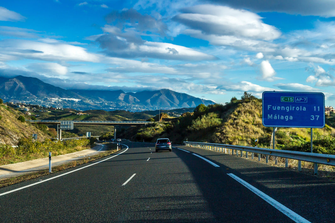 Vai viajar de carro pelo estrangeiro? O que precisa de saber sobre os equipamentos de segurança